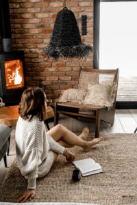 Monnarita Elisha Otulające ciepło wnętrz – Jesienne aranżacje